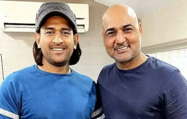 MS Dhoni with Mihir Diwakar